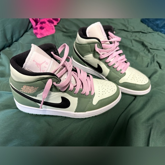 Air Jordan Mid SE Dutch Green - Picture 3 of 7